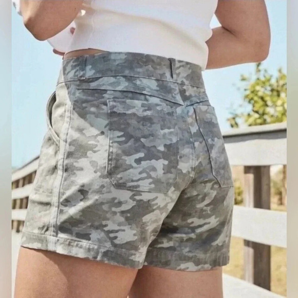 SPANX Stretch Twill Short - Stonewash Camo Comfort Stretchy Military Army - Picture 3 of 11